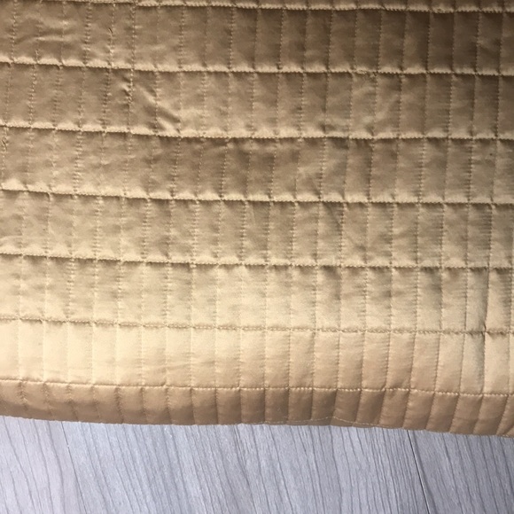 Queen/King size luxury coverlet, 90”x108” - Picture 2 of 5